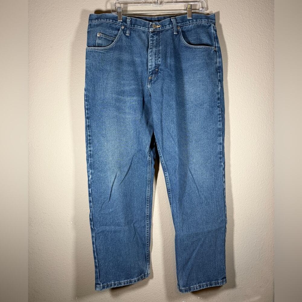 Wrangler Men’s 38x30 Straight Leg Blue Denim Jeans Classic Fit
